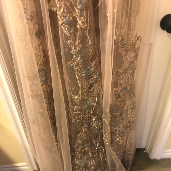 Dress - Picture 2 of 8